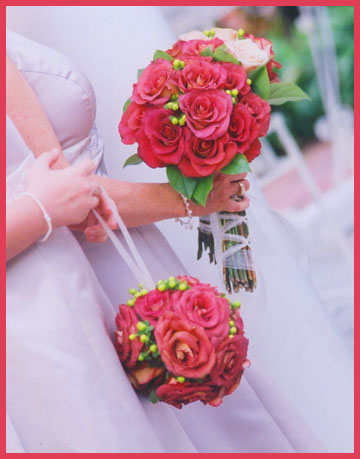 Bridesmaids with flowers Photojournalism, destination travel photographer, sensitity, details, silent witness, unobtrusive, creative spirit