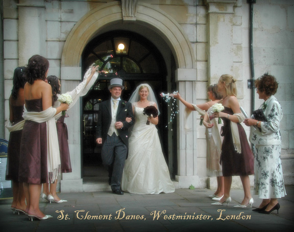 St Clement Danes Westminister, London Wedding leaving church